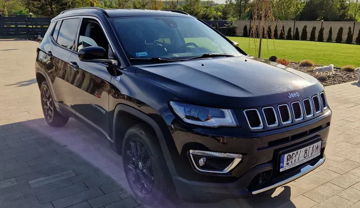 samochody osobowe Jeep Compass cena 74900 przebieg: 86000, rok produkcji 2017 z Myszków